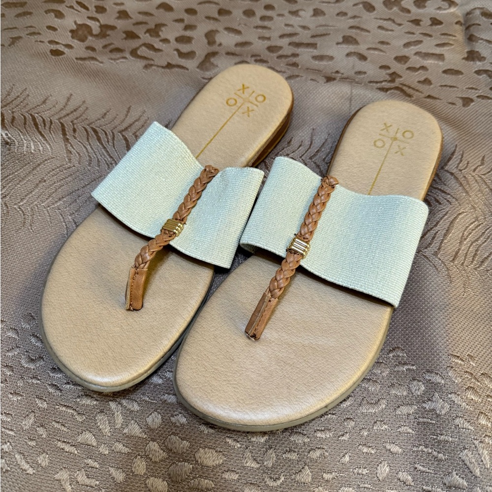 XOXO Women's Beige and Cream Sandals